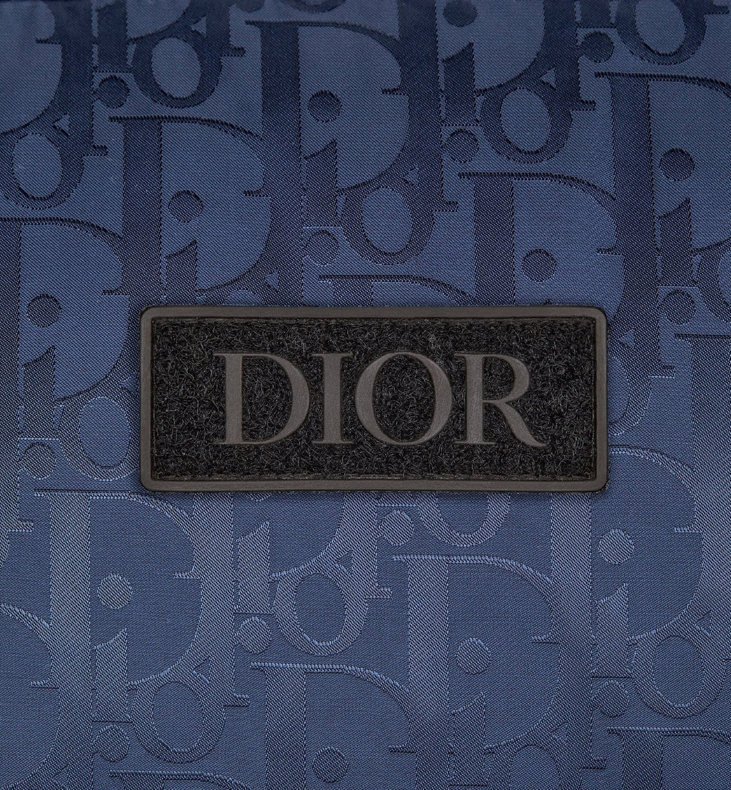 "D" Oblique Puffer Blau